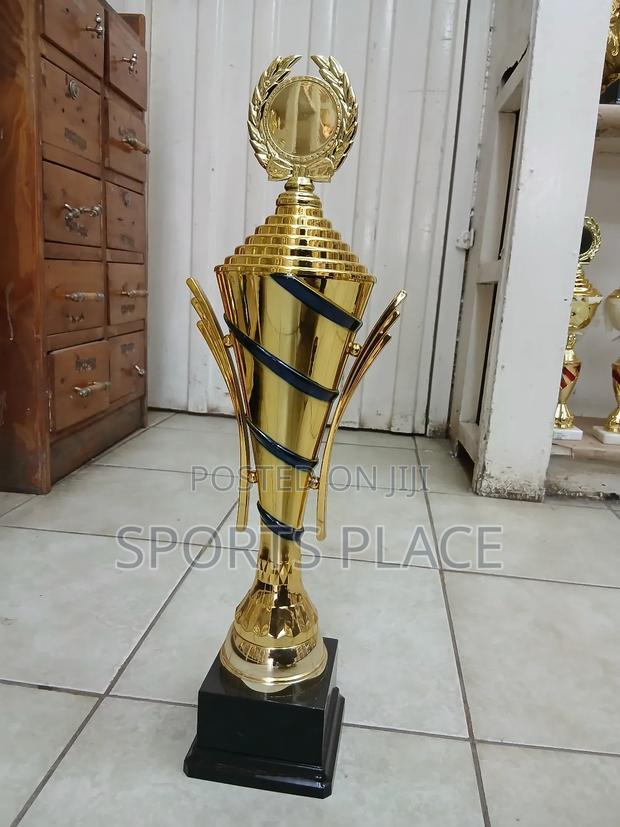 55 Cm Achievement Golden Trophy