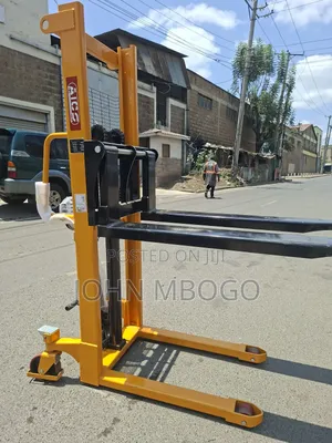 Hydraulic Manual Stacker (2000kg , 1.6m Height)