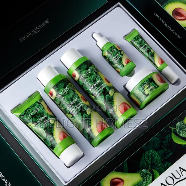 6-Piece Bioqua Avocado Skincare Set_re
