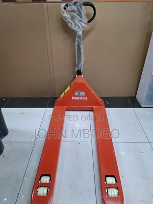 Pallet Jack ./ Pallet Trolley .