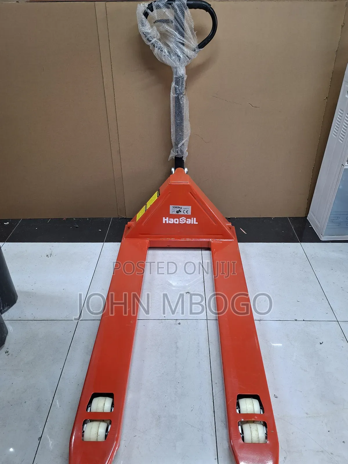 Pallet Jack ./ Pallet Trolley .