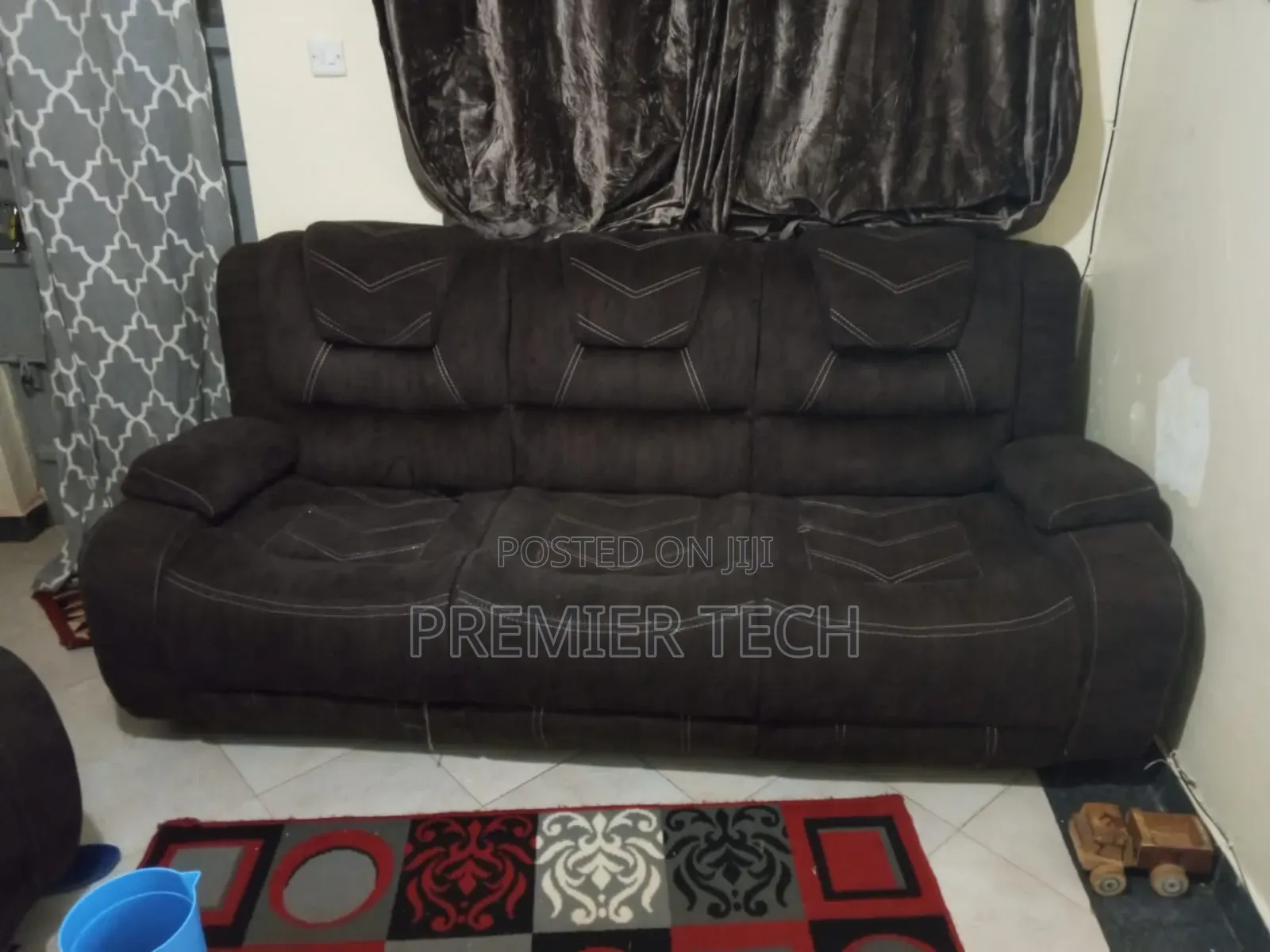 5 Seater Semi Recliner Seats Available