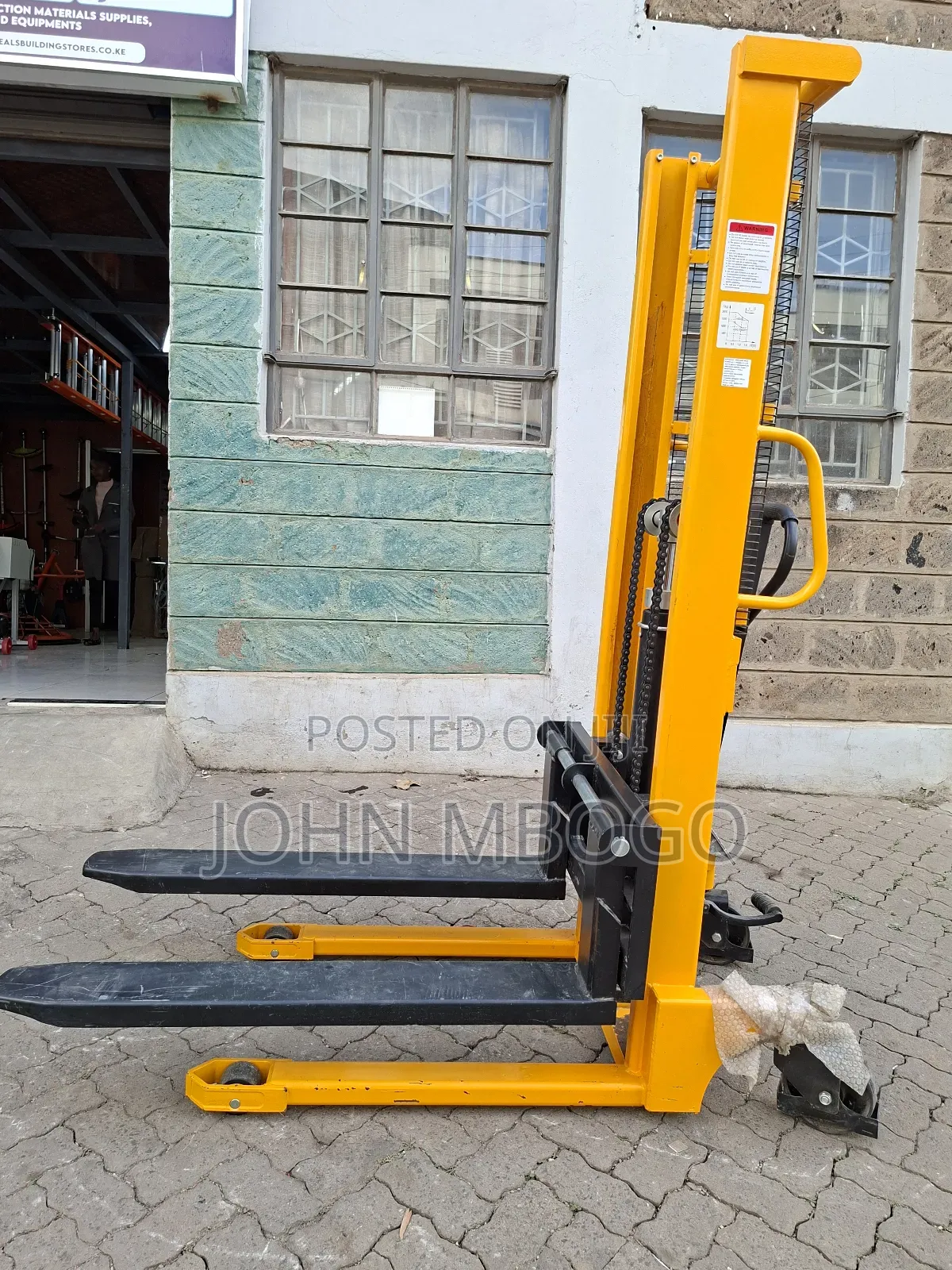 Load Lifter -Hydraulic Manual Stacker