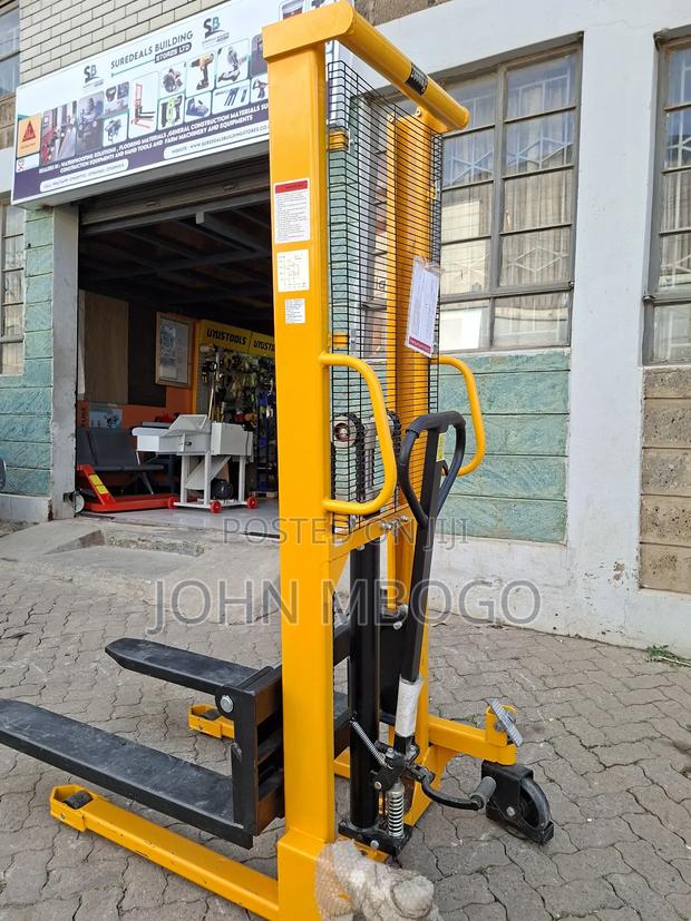 Hydraulic Manual Forklift / Stacker - main view