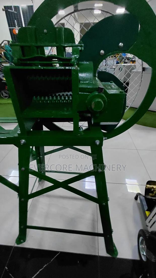 Heavy Duty Two Blade/Three Blade Chaff Cutter Machine. - thumbnail 2