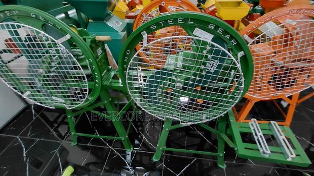 Heavy Duty Two Blade/Three Blade Chaff Cutter Machine. - thumbnail 3