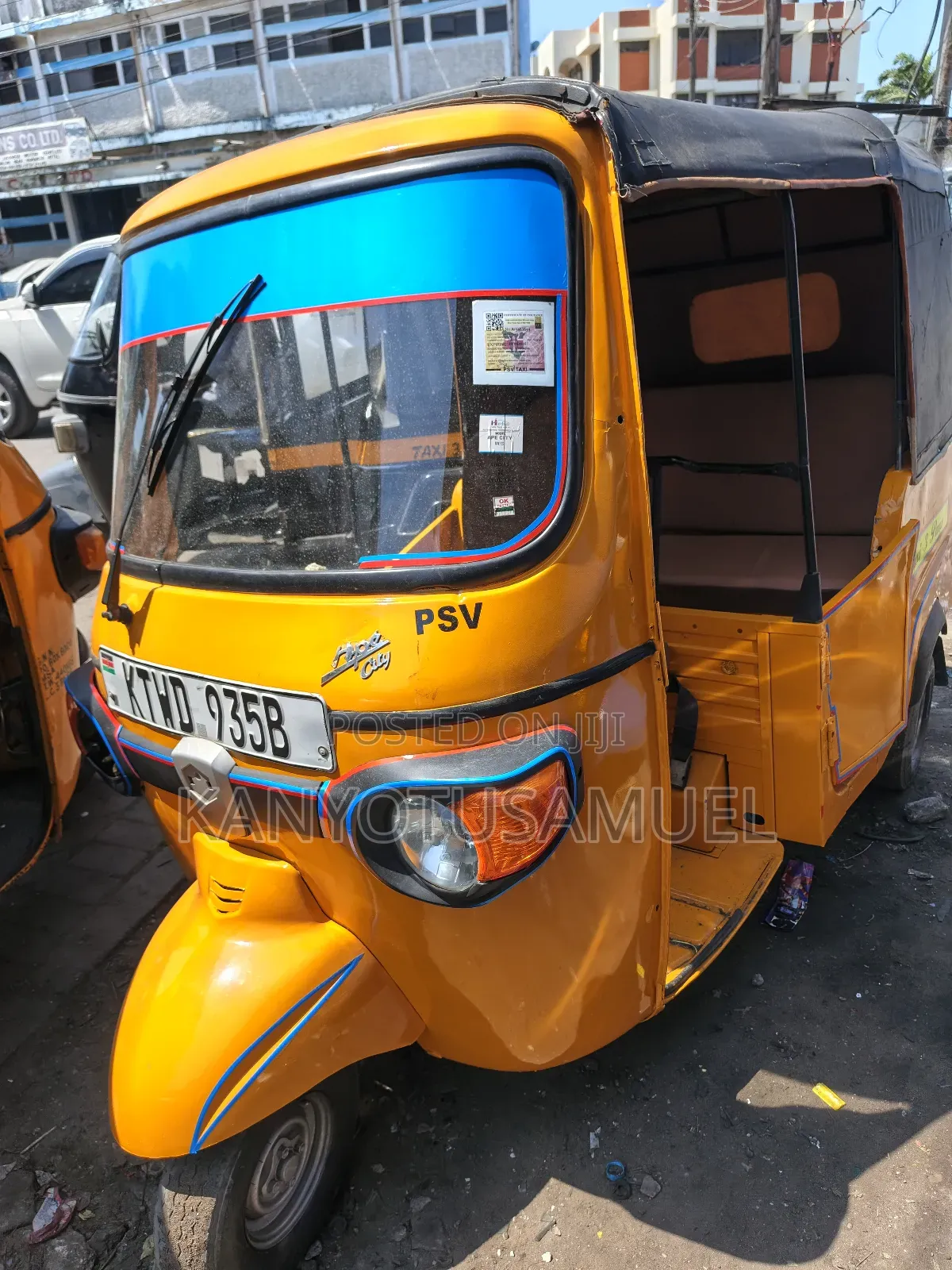 Piaggio 2024 Yellow