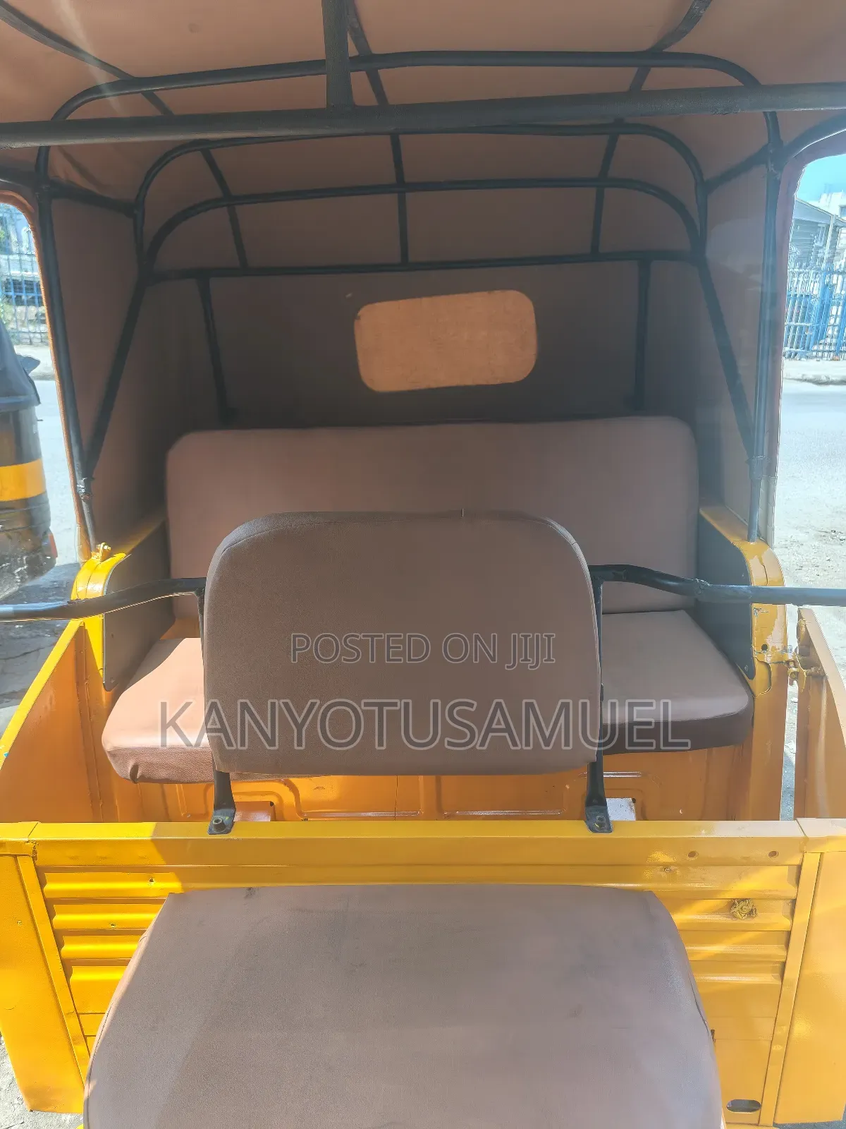 Piaggio 2024 Yellow