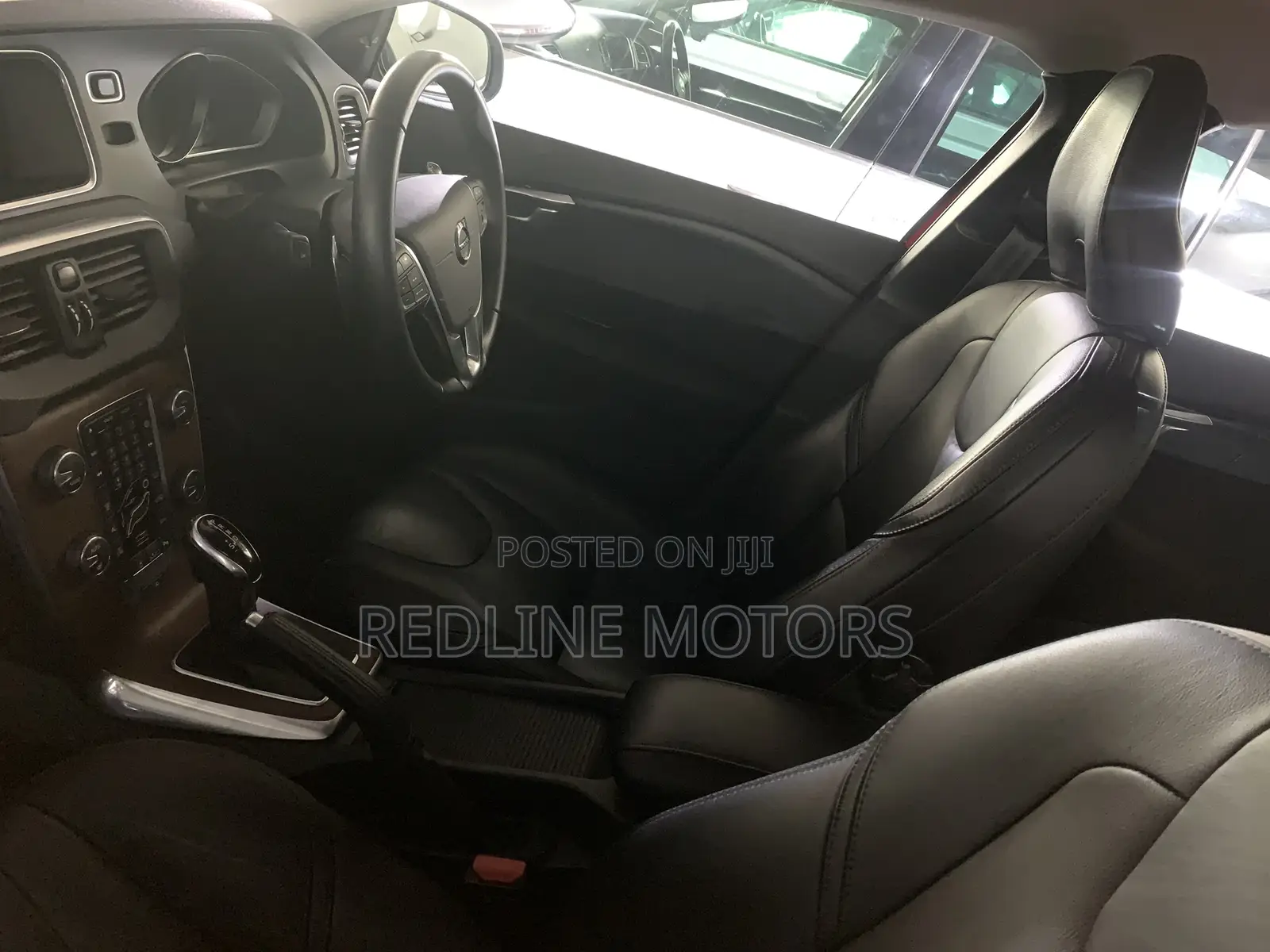 Volvo V40 2018 Red