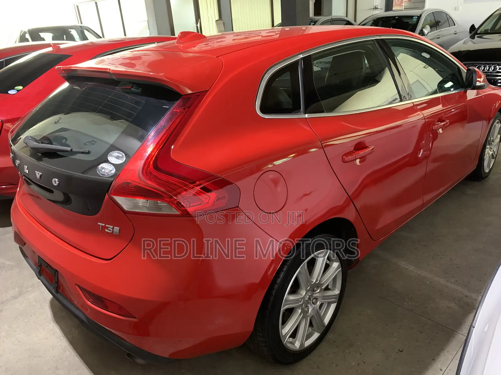 Volvo V40 2018 Red