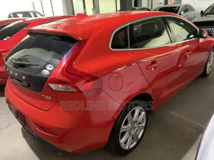 Volvo V40 2018 Red