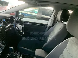 Volkswagen Touran 2018 Pearl