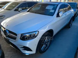 Mercedes-Benz GLC-Class 2018 Off white