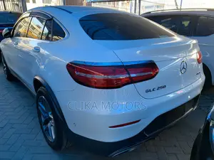 Mercedes-Benz GLC-Class 2018 Off white