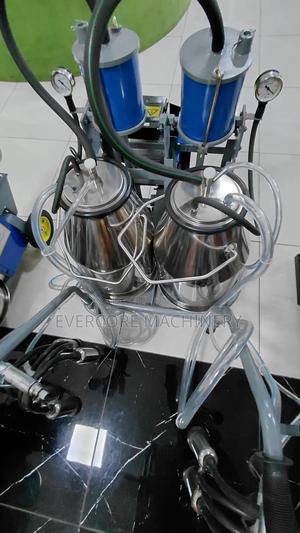 Double Cow/Bucket Milking Machine Electric Powered. - thumbnail 2