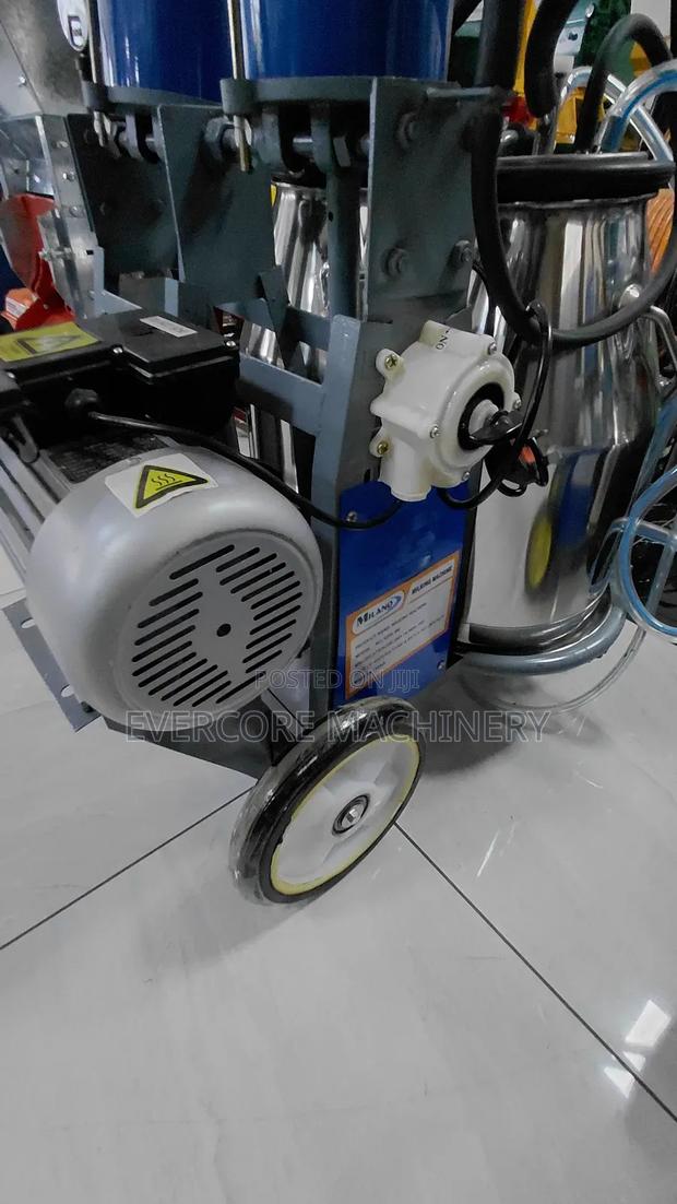 Double Cow/Bucket Milking Machine Electric Powered. - thumbnail 5