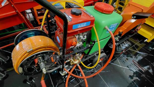 Commercial 60l Agricultural Power Sprayer 8hp Engine. - main view