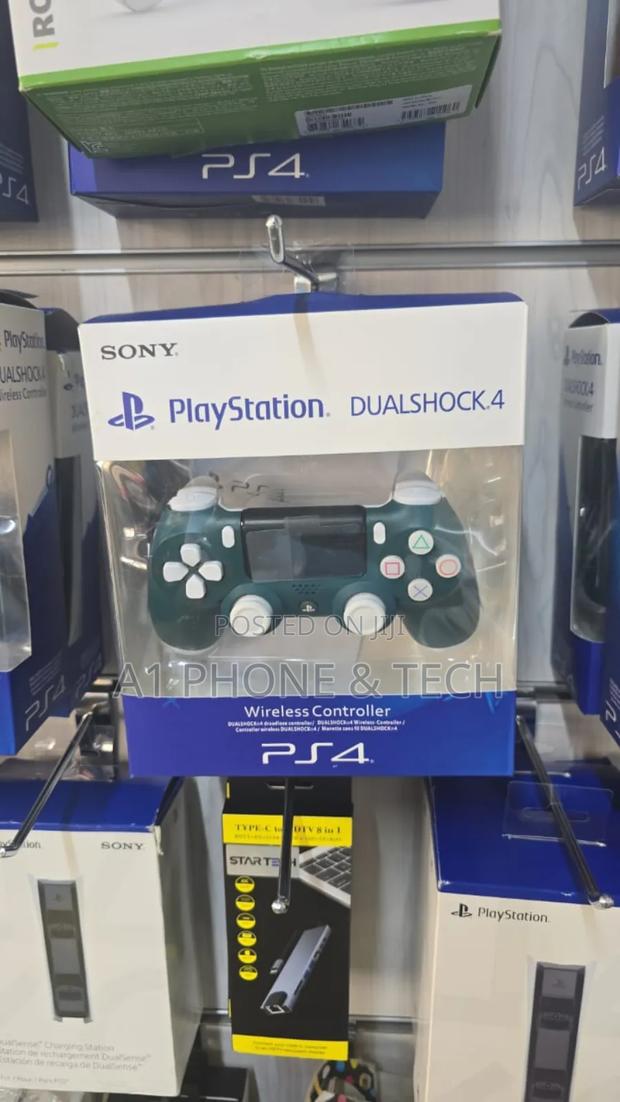 Ps4 Controllers - thumbnail 3