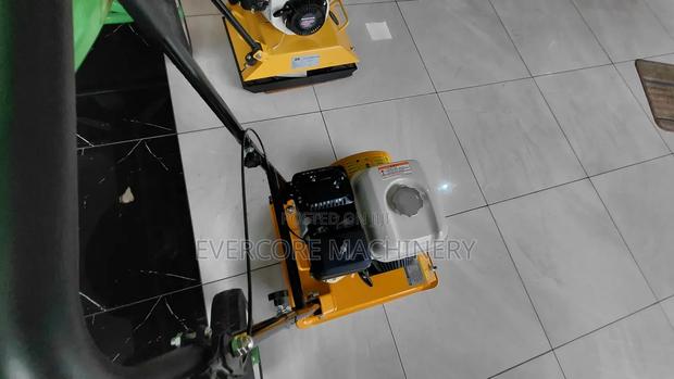 Honda Powered 90kg Plate Compactor Machine Aico Japan . - thumbnail 4
