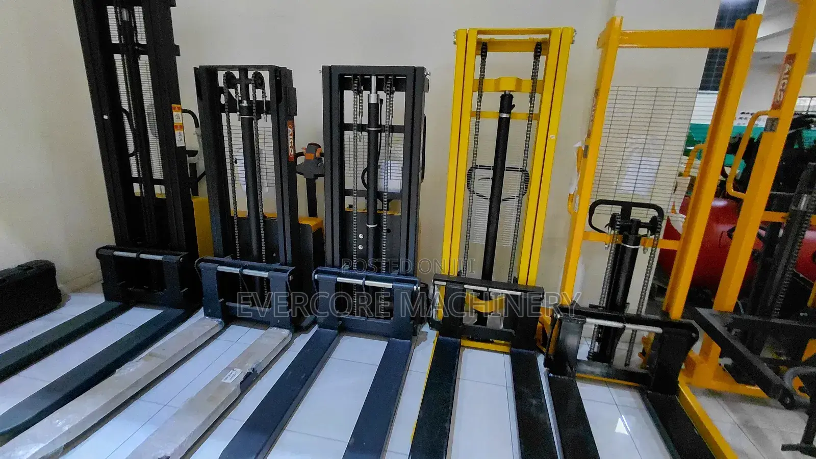 Heavy Duty 2tonne Manual Stacker Machine