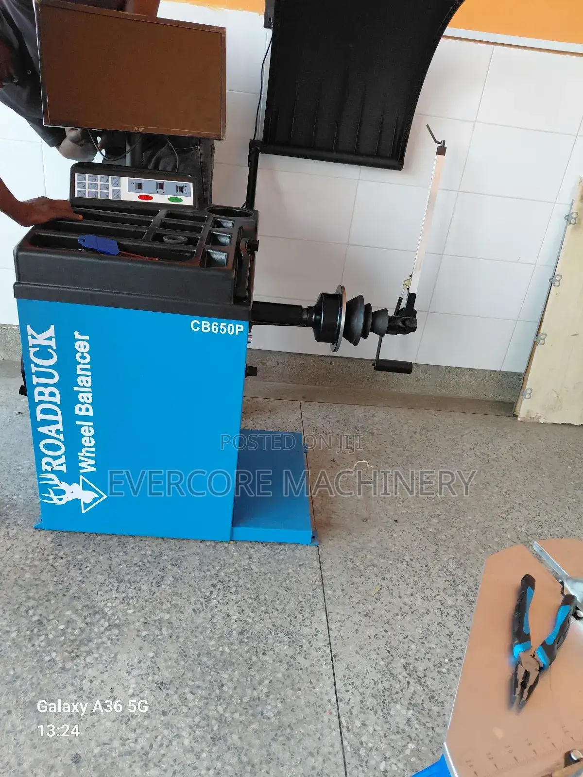Heavy Commercial Truck Wheel Balancer Machine Italian.