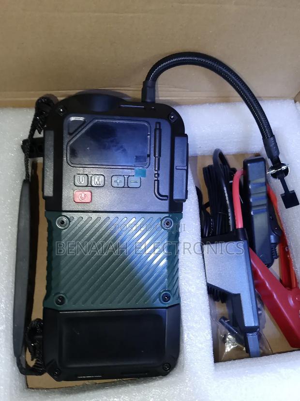 Good Jumpstarter With Inbuilt Inflator and Bright Torch