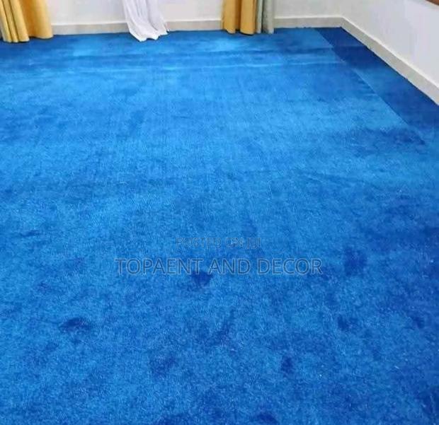 Modern Wall to Wall Carpet Designs Are Available - main view
