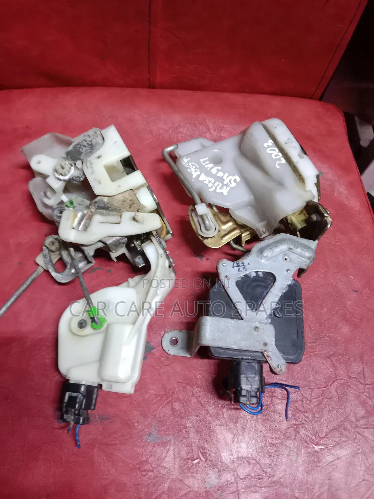 Door Lock Mitsubishi Pajero L0