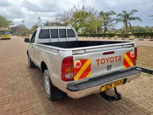 Toyota Hilux 2010 Gray