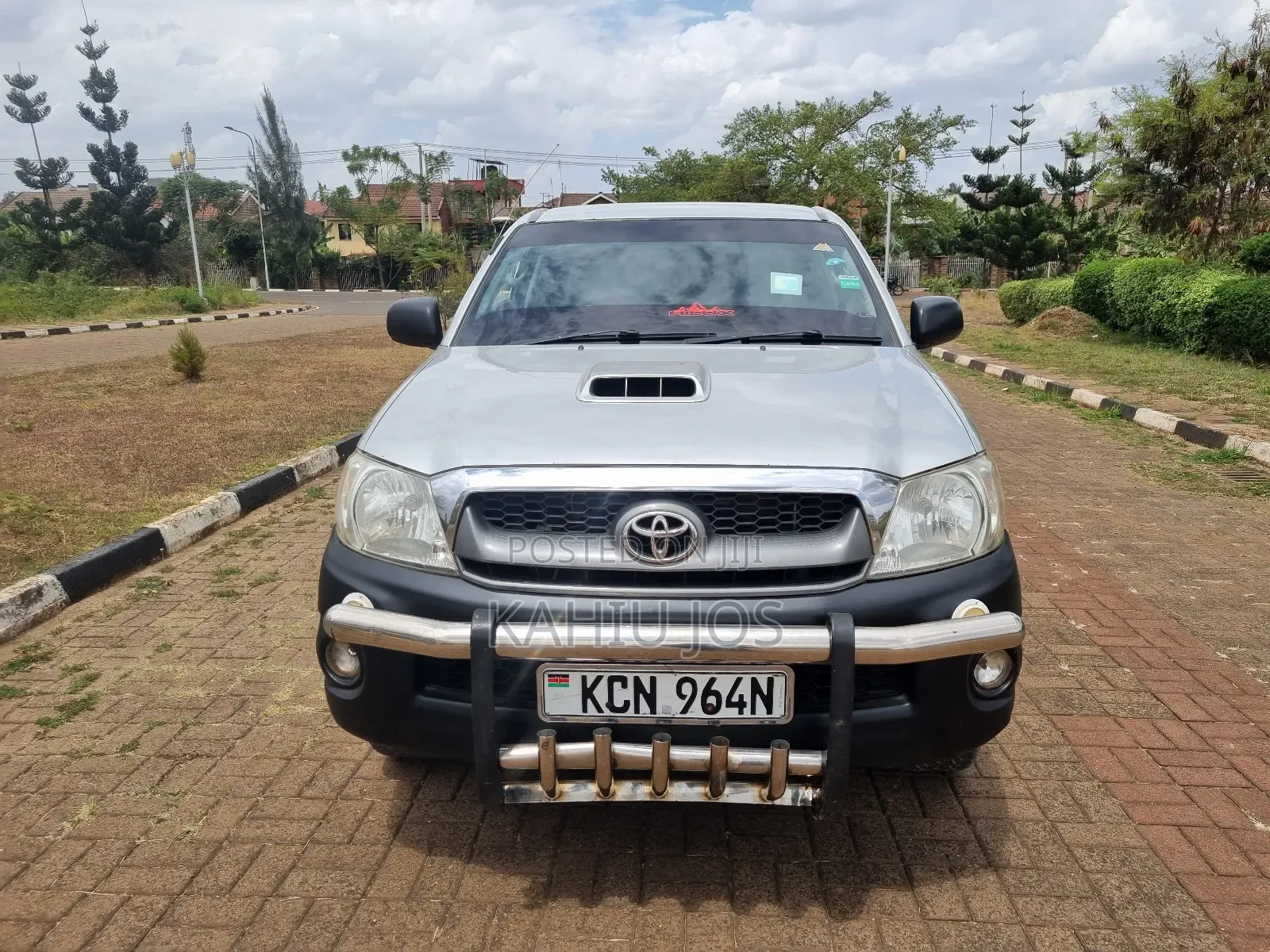 Toyota Hilux 2010 Gray