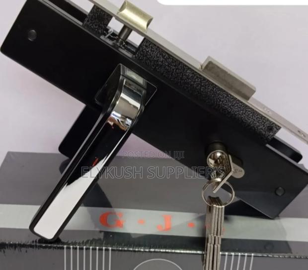 GJS Black Lock - main view