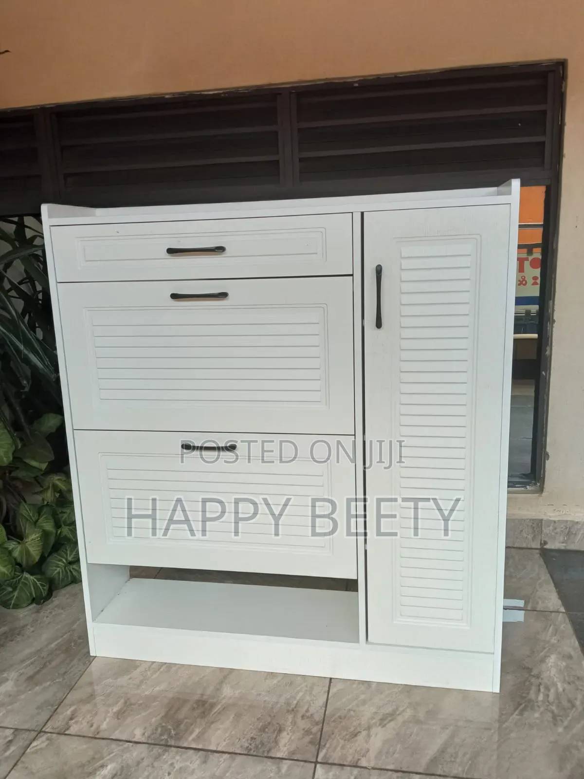 Bucket Flip Shoe Cabinet