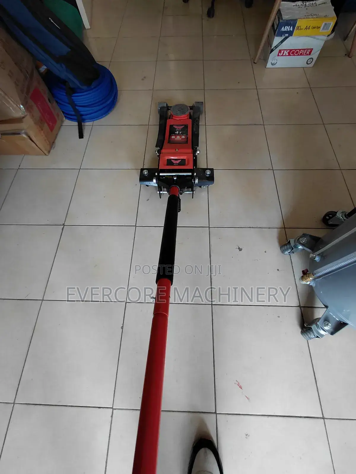 Heavy Duty 4000kg(4t) Trolley Jack Machine.