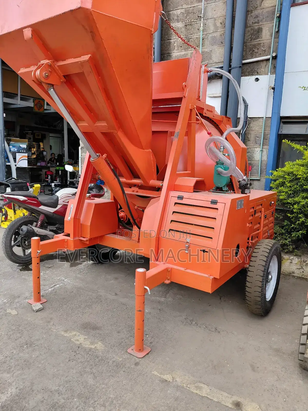 Heavy Duty Concrete Self Loading Mixer Diesel Water-Cooled 10hp Engine