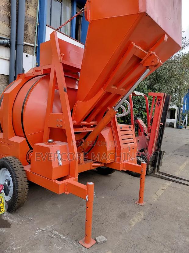 Heavy Duty Concrete Self Loading Mixer Diesel Water-Cooled 10hp Engine - thumbnail 3