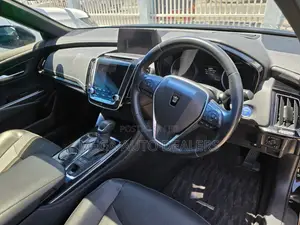 Toyota Crown 2019 Black