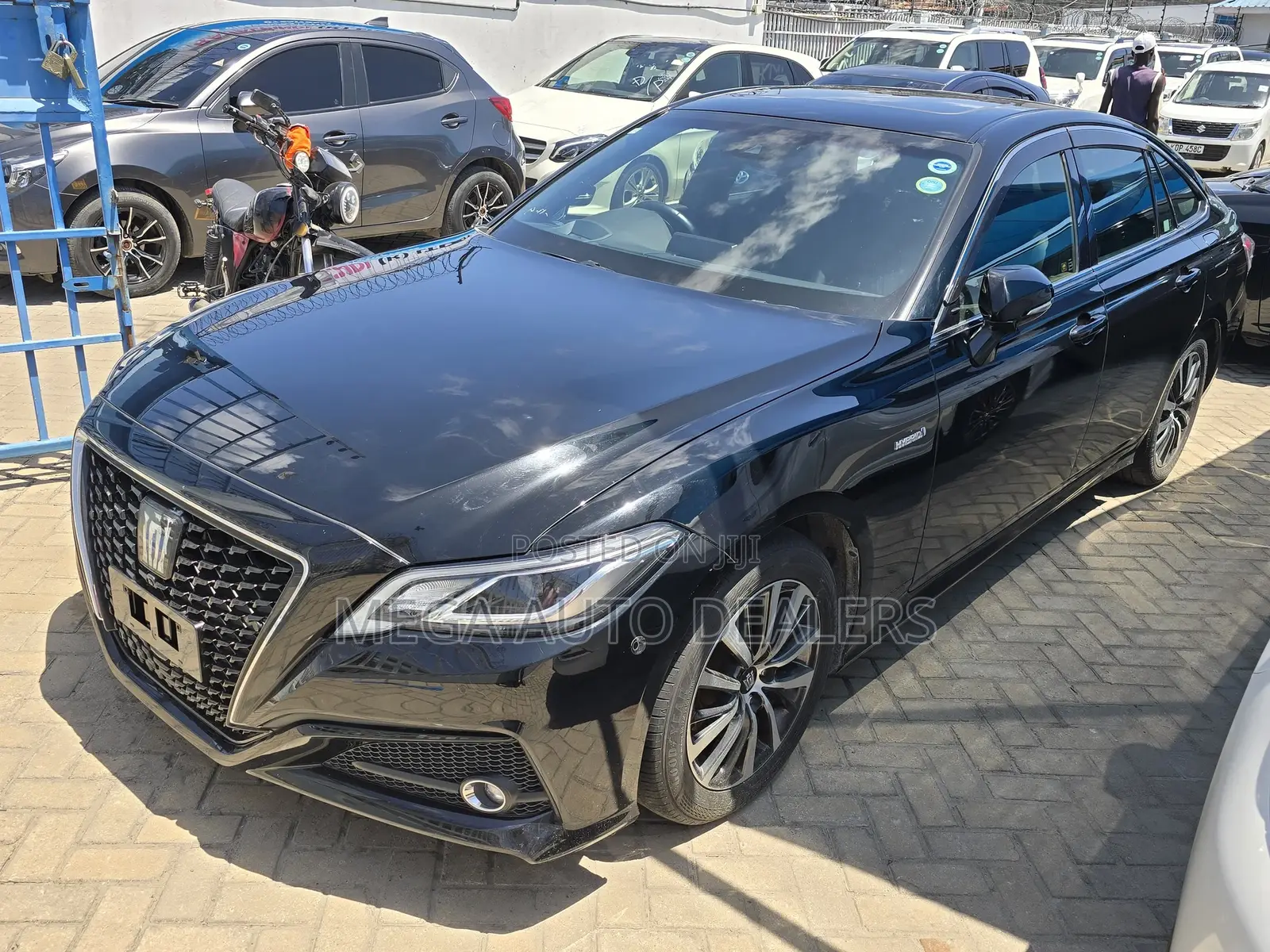 Toyota Crown 2019 Black