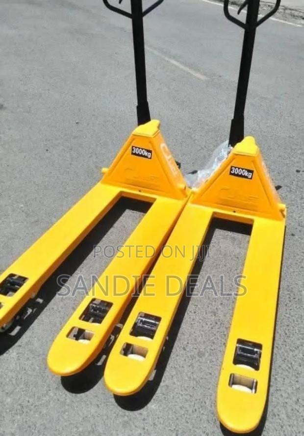 3 Tonne Pallet Truck - thumbnail 3