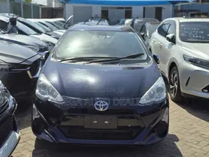 Toyota Aqua 2018 Black