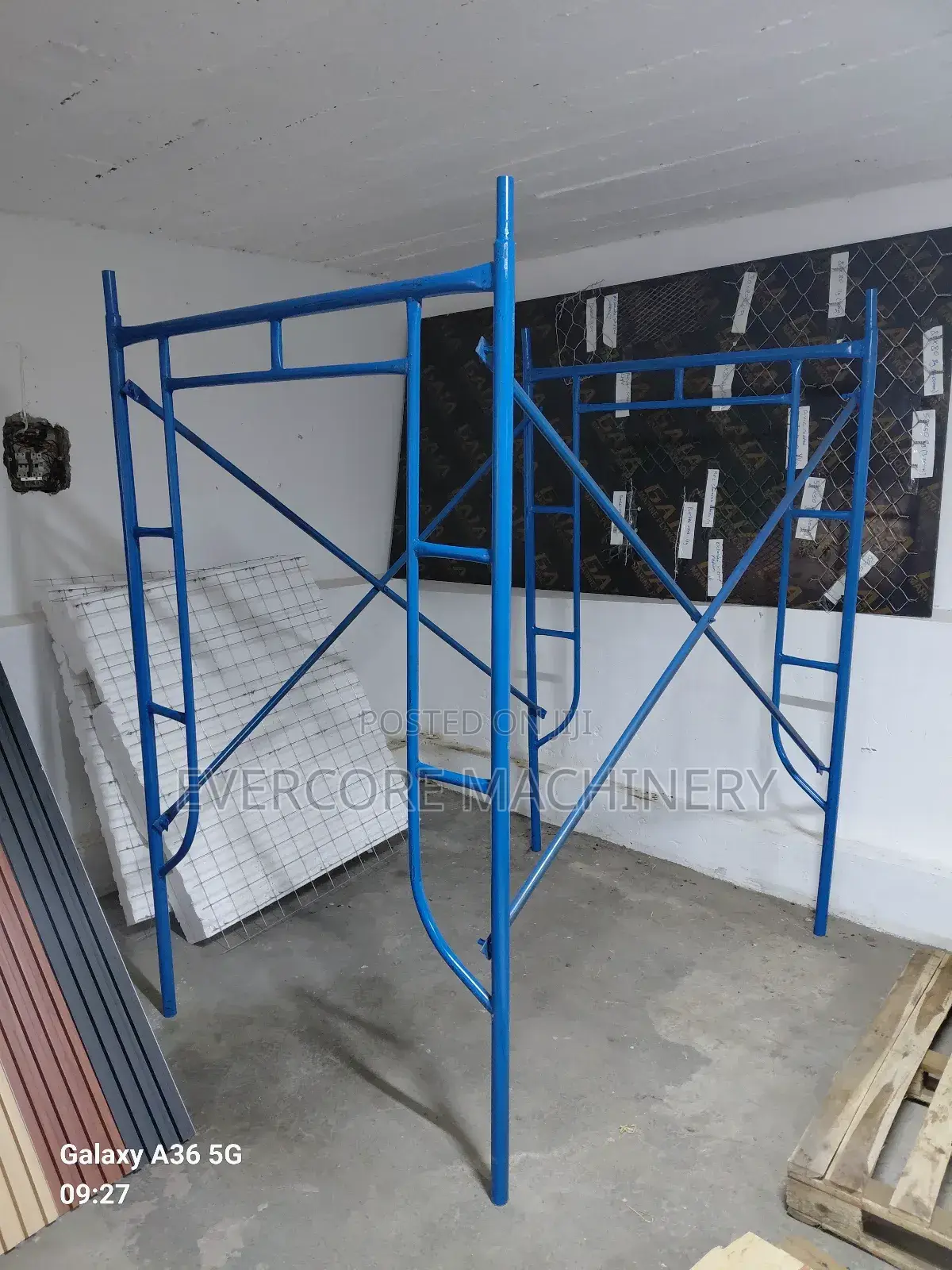 Heavy Duty Building Scaffoldings Set 2m by 1.6m by 1.2m.