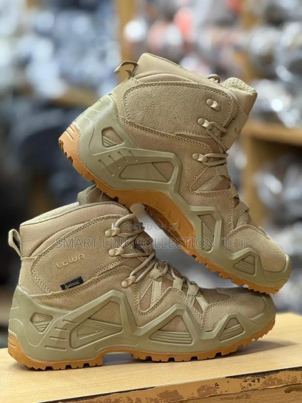 Lowa
Hiking Boots - thumbnail 2