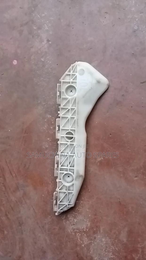 Bumper Slide Toyota Auris