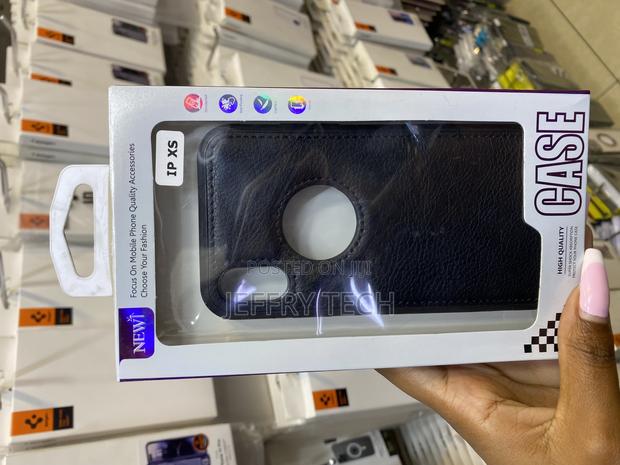 Evett iPhone Xs Max Premium Luxury Leather Case Logo Cut - main view