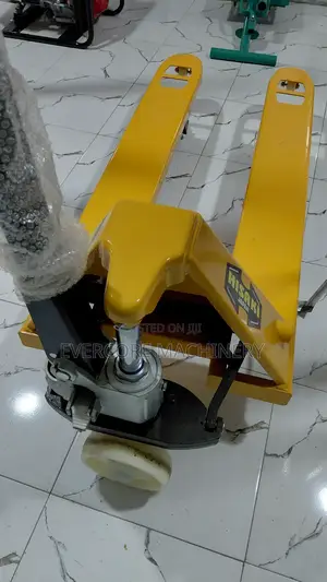 Hisaki Japan 3000kg Manual Pallet Truck Machine.