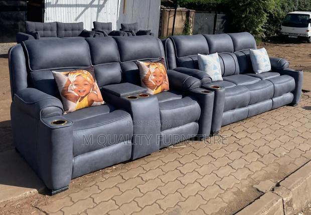 Black 5 Seater Indoor Seat