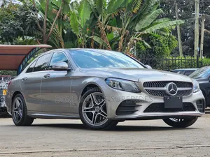 Mercedes-Benz C200 2018 Brown