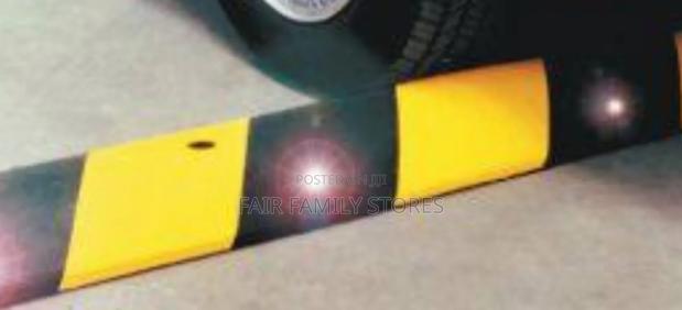 Heavy Duty Speed Bump - thumbnail 2