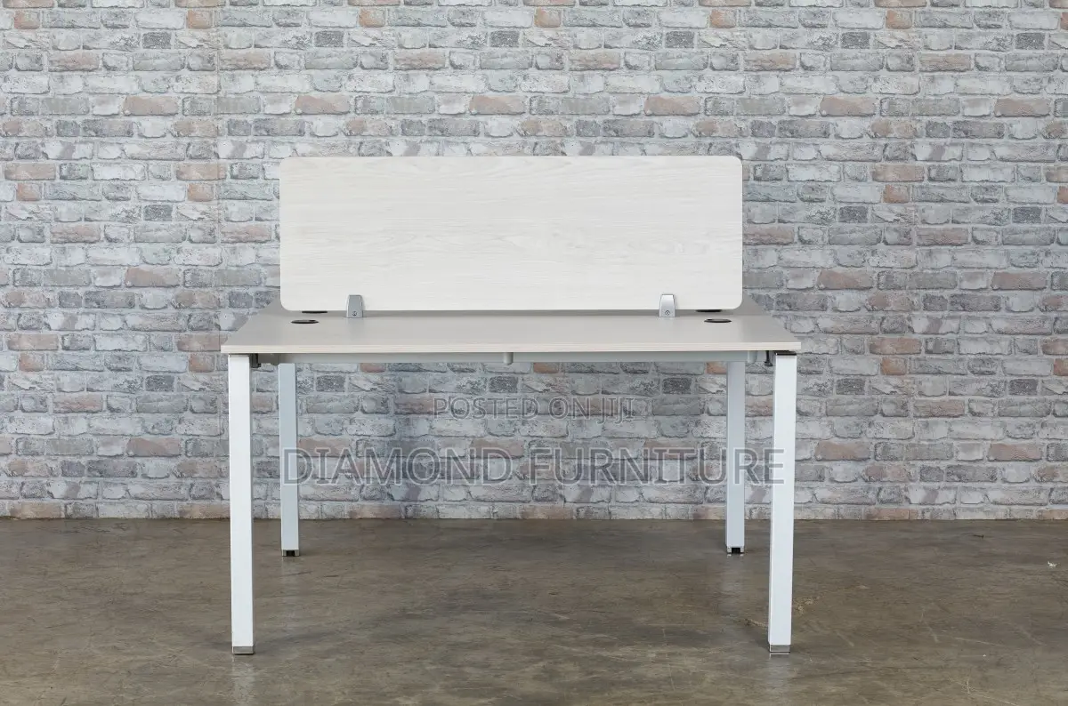 Office Furniture; 2-Way Modularofficeworkstation – Space-Saving Design