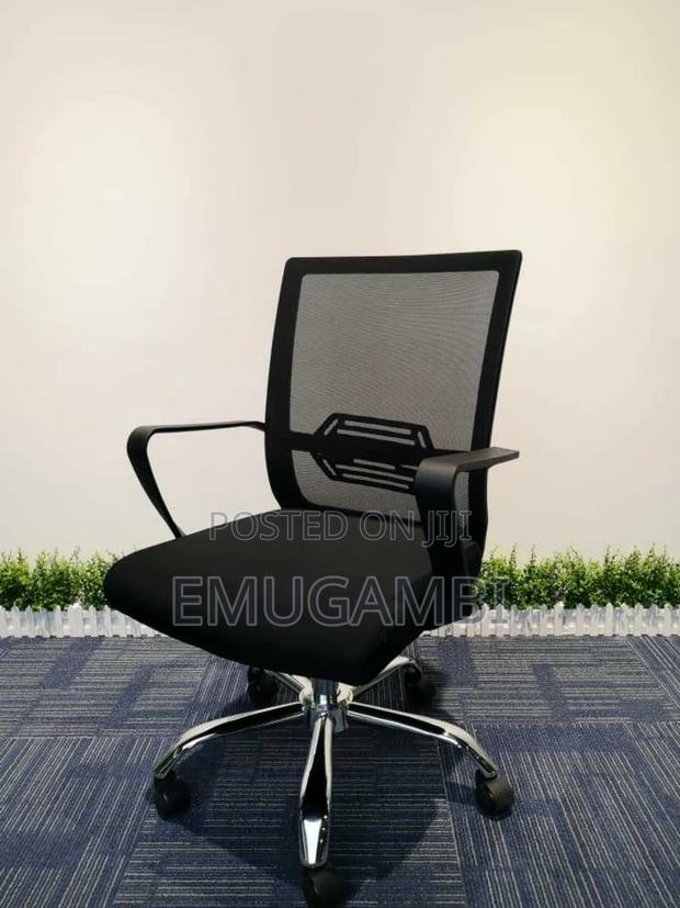 Comfortable Orthopedic Office Seat - main view