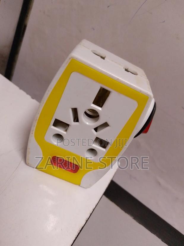 Top Plug Travel Adaptor With Indicator and Switch Button - main view